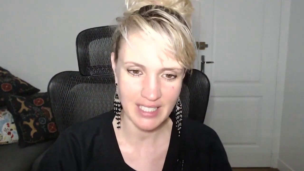 Lisa Cairns  - About boredom ,the solar plexus and fear of existence