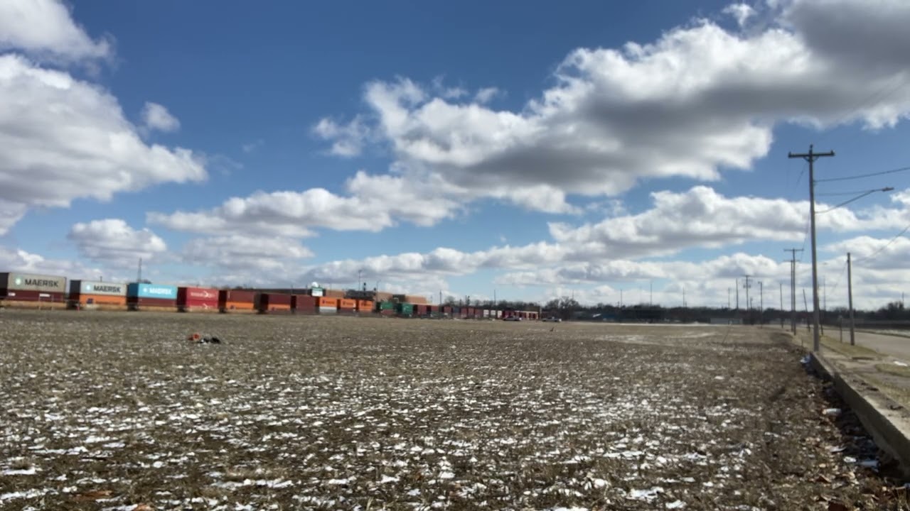 CN.ca Canadian National intermodal towards Detroit 