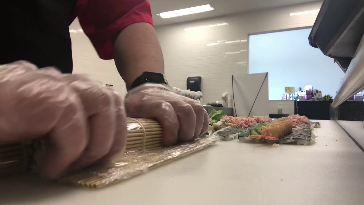 How to roll sushi..#shorts