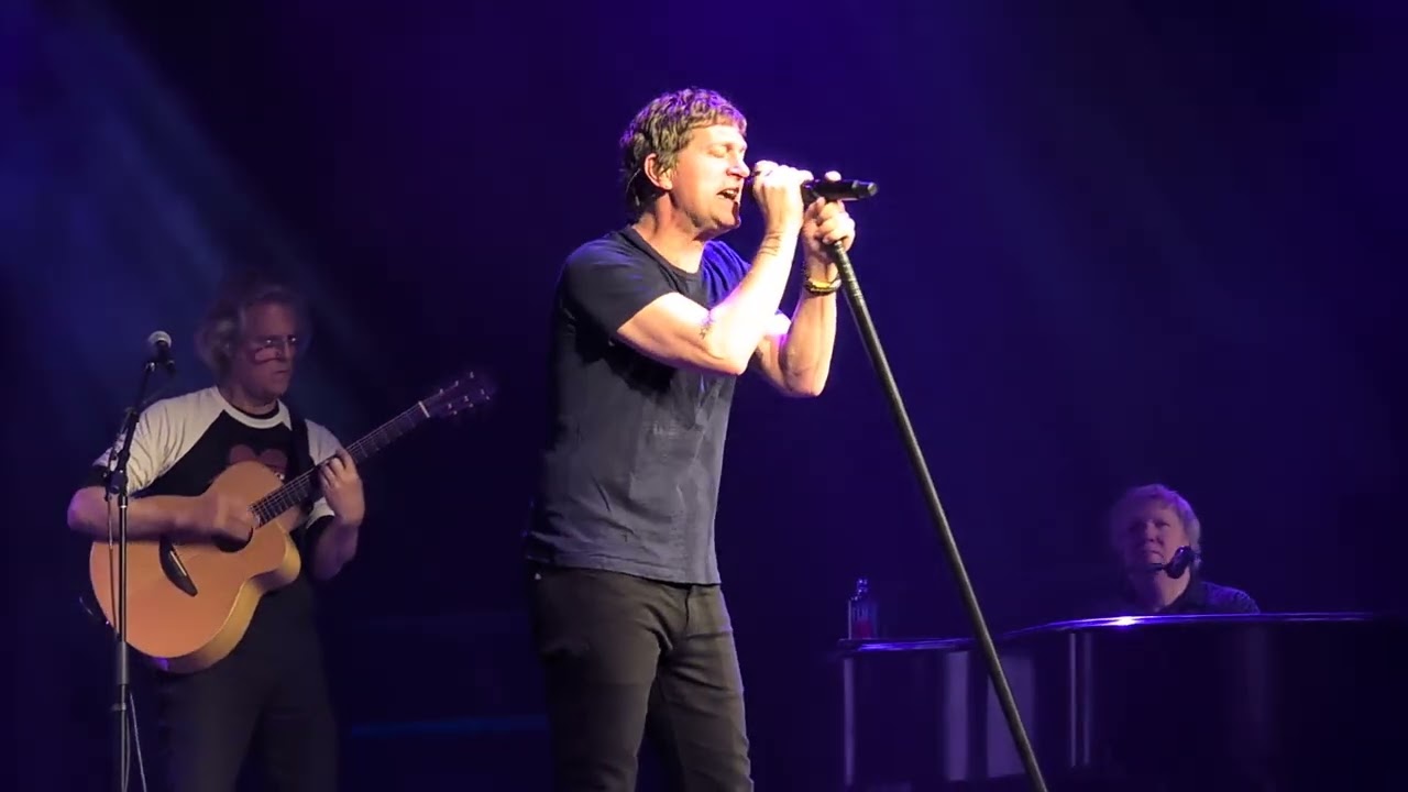 Rob Thomas of Matchbox 20 