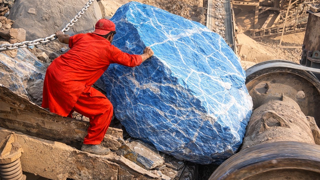 🔥“HEAVY BOULDERS CRUSHING Moments Caught on Camera! (MOST INTENSE DRAMA EVER!)”