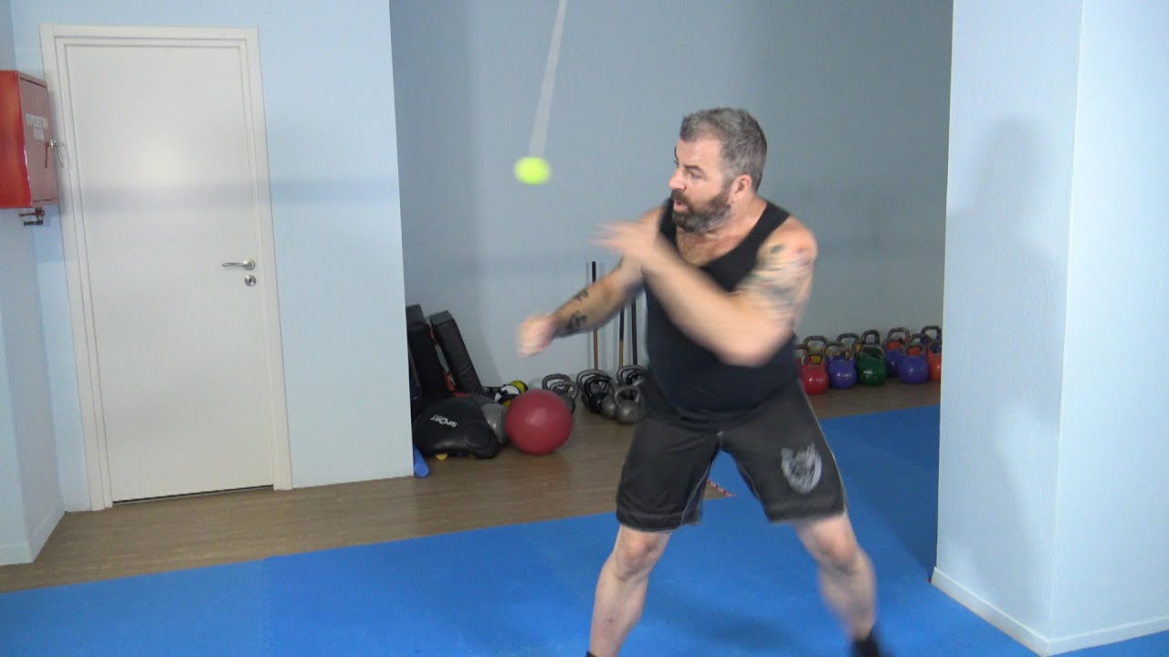 Solo training with the tennis ball: movement, flow and counter-attacking