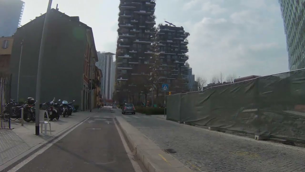 Ciclabile di via De Castiglia, cavalcavia Bussa, via Quadrio fino a incrocio via Ceresio - Milano