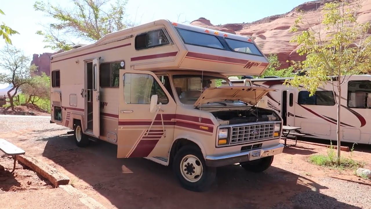 Visite de mon camping car Ford des années 80 !