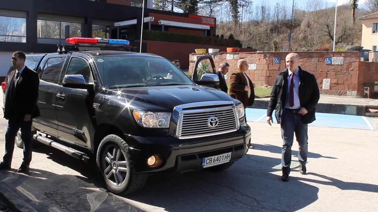 Премиерът на Република България Бойко Борисов пристигна в габровската текстилна фирма
