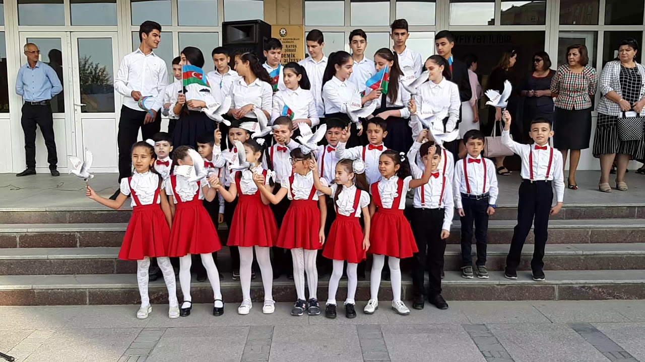 Xacmaz şeheri Akademik Zerife Eliyeva adina 8 nömreli mekteb lisey. Sülh günü