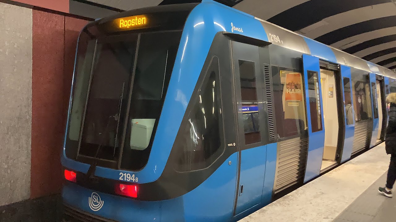 Riding a C20 train from T-Centralen to Ropsten + Extra shots at start and end