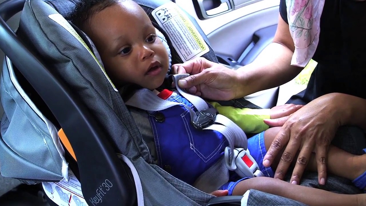 How to take the Pinch Test with a rear-facing car seat