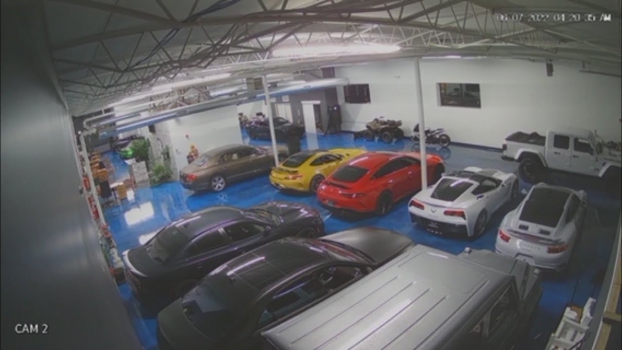 3 luxury cars stolen from Des Plaines dealership