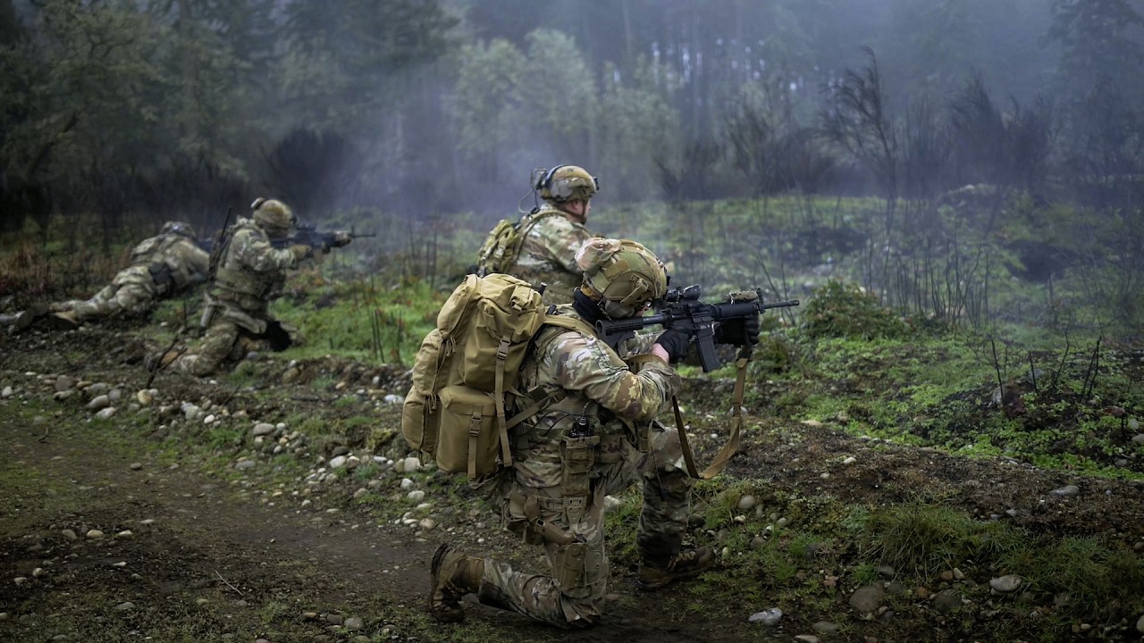 Soldiers Conduct Team LFX At JBLM
