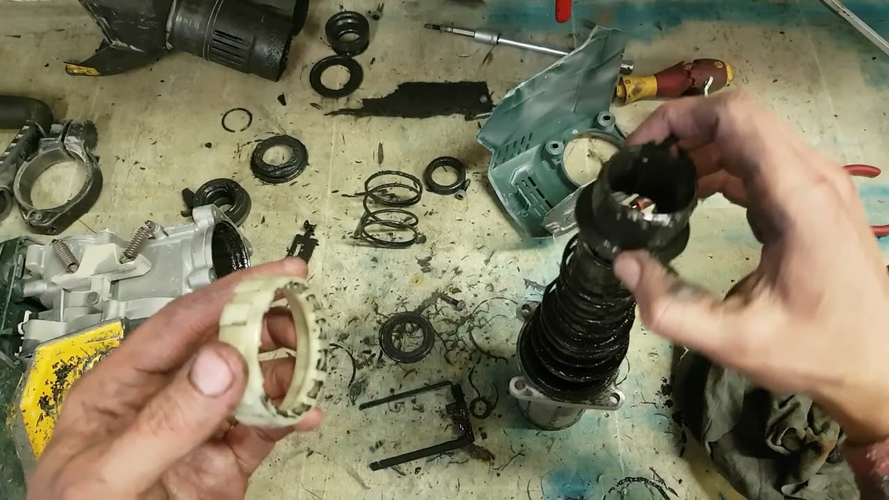 Repairing a Metabo brushless hammer that will not lock the chisel.