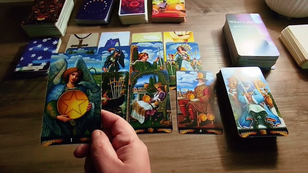💫🔮C'È QUALCUNO CHE TI PENSA IN SEGRETO...E PRESTO TE NE ACCORGERAI😳💥 #tarot 
