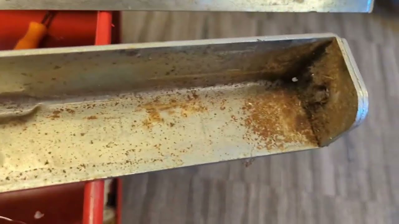 Cleaning Pinball Machine Legs with Evaporust