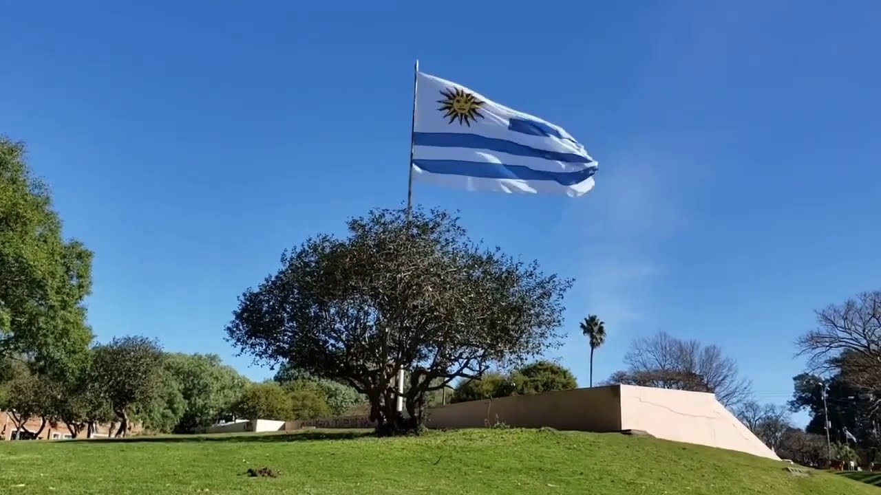 PLAZA DE LA BANDERA, FLORIDA, URUGUAY - La Macana 