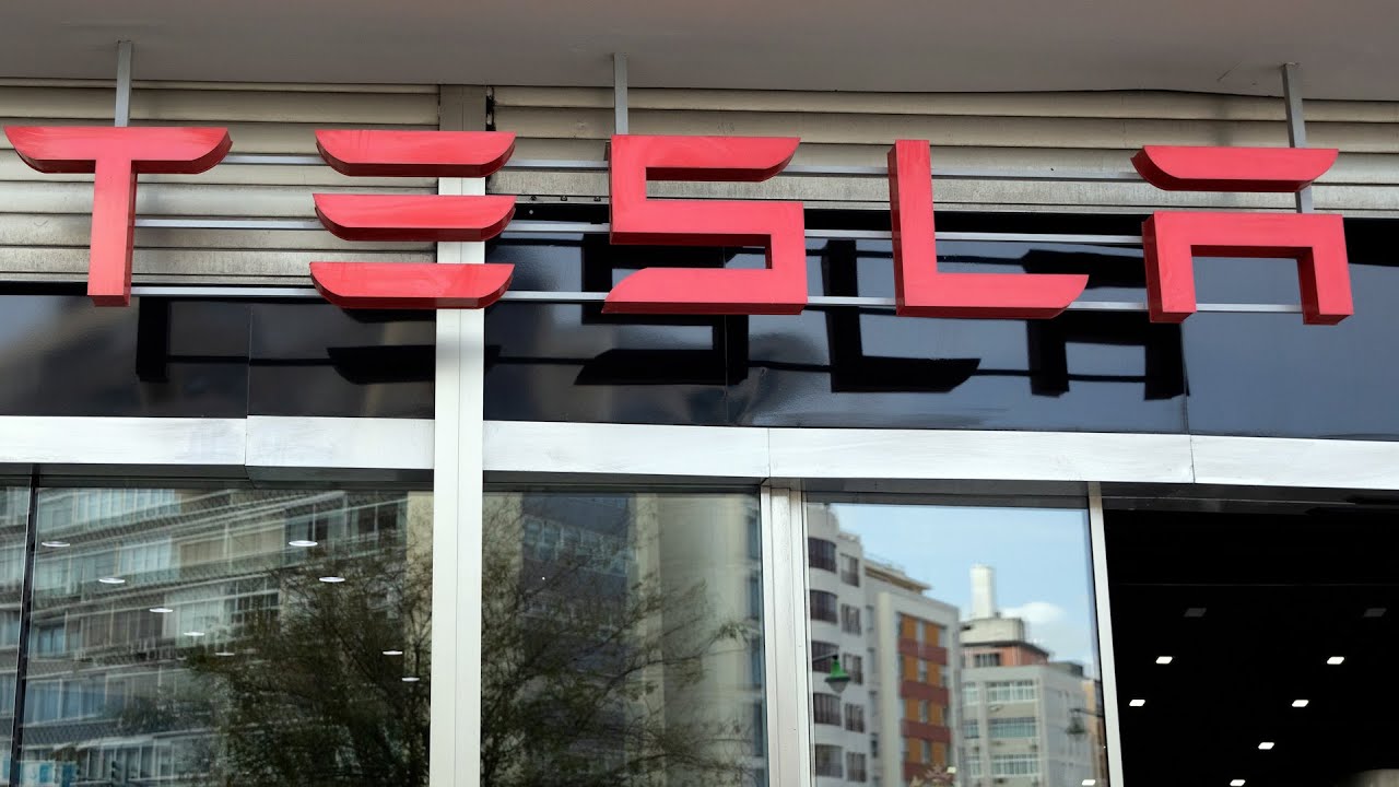 Tesla&rsquo;s Price Slashed Amid Brand Crisis