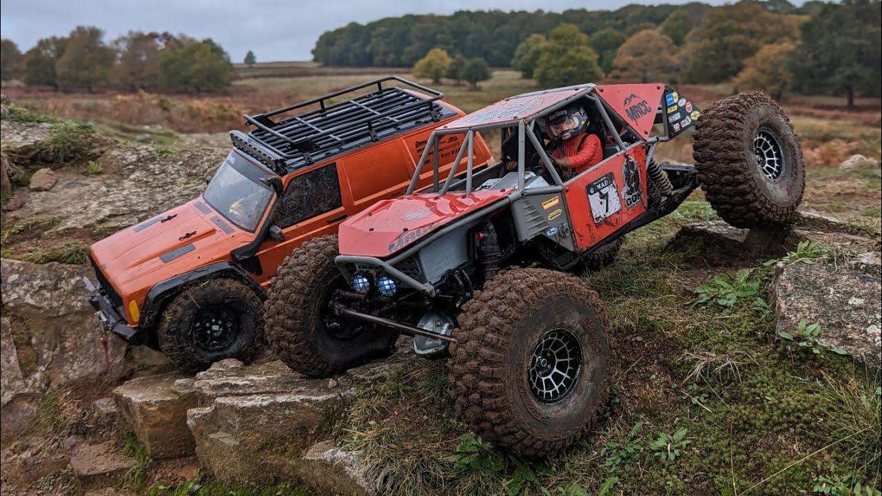 Gmade GOM - first run with an SCX10II & Carisma Coyote