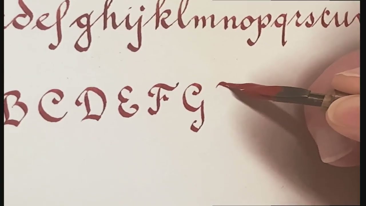 Rond&eacute; Majuscules&mdash;French roundhand capital letters