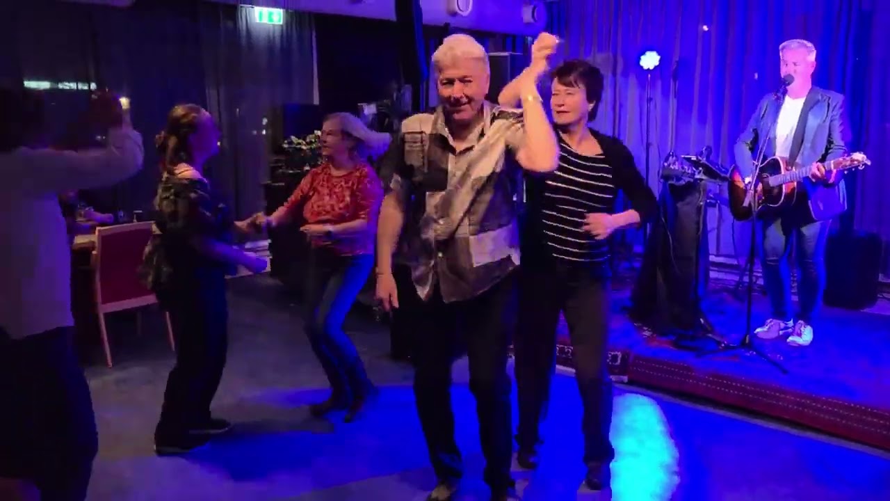 billigste bula i by'n Tommy Michaelsen Tingvold, Stange Dansnytt Inger Lise Johansen