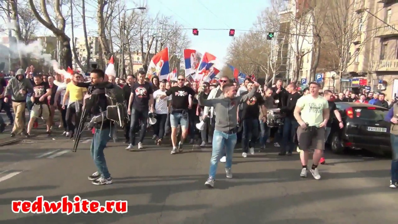 Проход фанатов Црвена Звезда и московского Спартака в Белграде