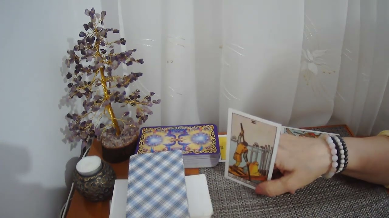 Berbec (♈)Tarot luna decembrie - luna magiei si a introspectiei