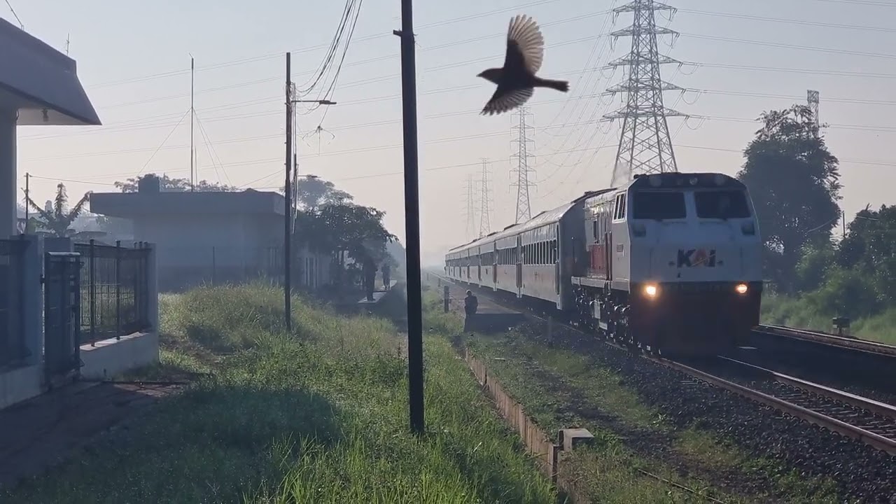 @WandaTau-ru8uu Kahuripan lancar #keretaapi 