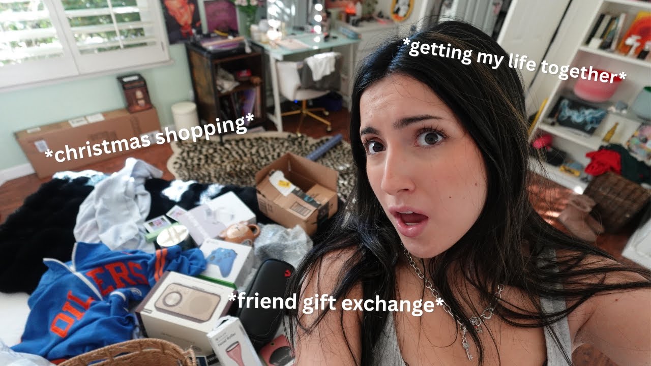 how does santa do it? VLOGMAS (shopping, celebrating, etc!)
