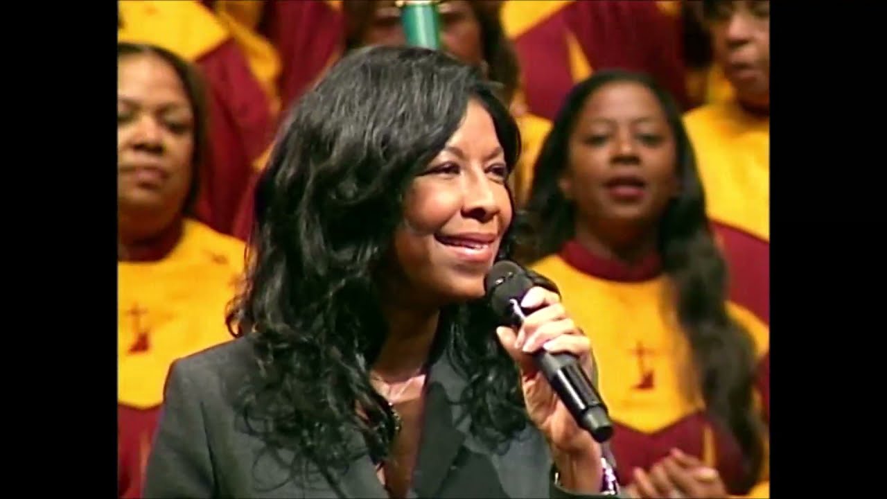The Late Natalie Cole Singing 