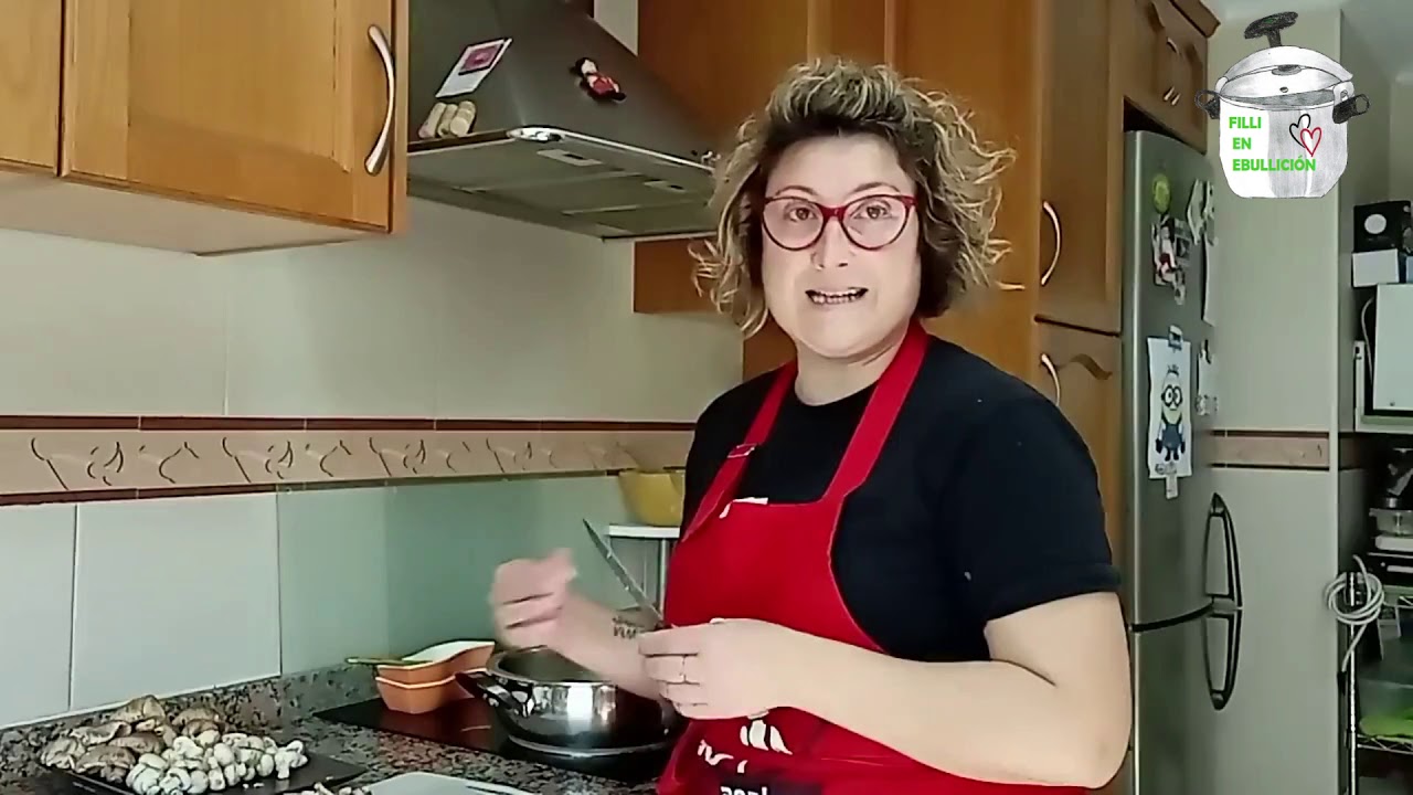 FIDEUA DE SETAS VARIADAS Y ALCACHOFAS