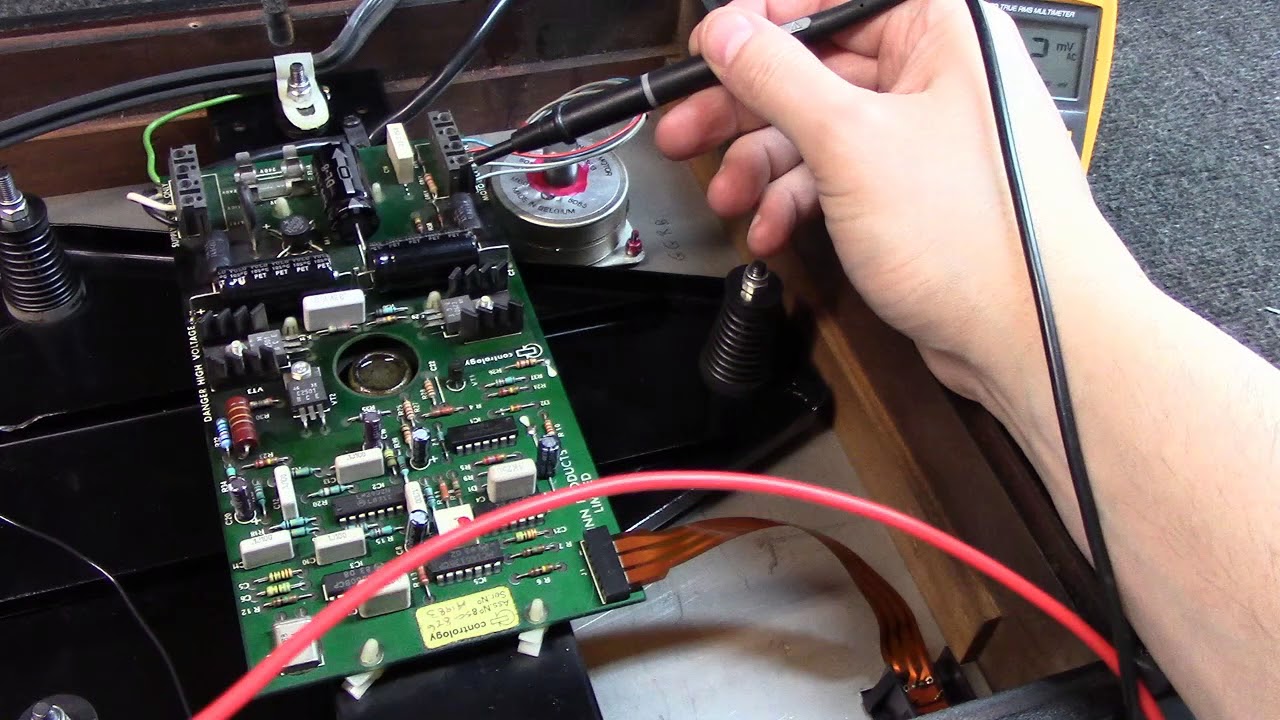 Adjusting the motor voltage and speed on a Linn LP12 Turntable