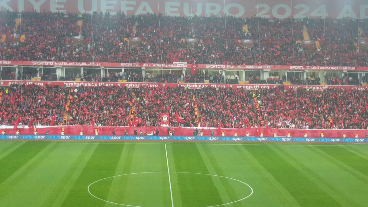 T&uuml;rkiye Moldovya ma&ccedil;ında Bando Espanyol şov muhteşem..