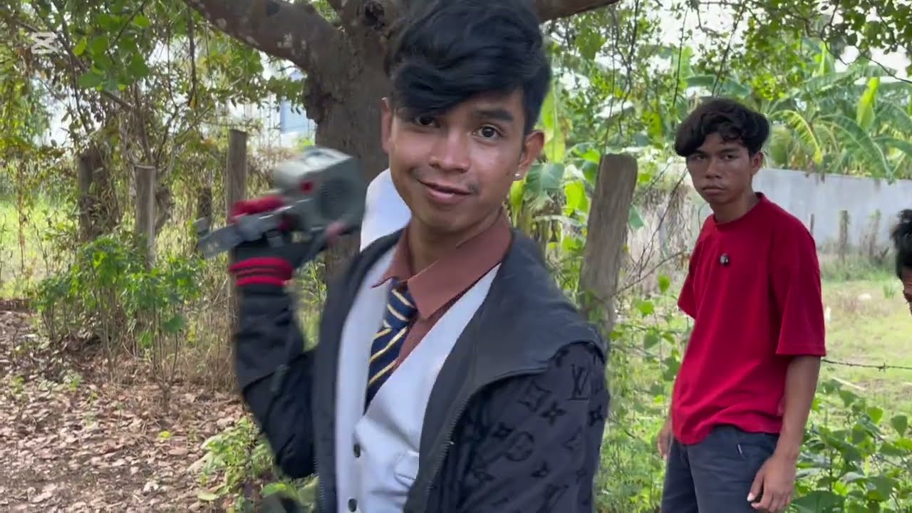 សកម្មភាពក្រៅឆាក