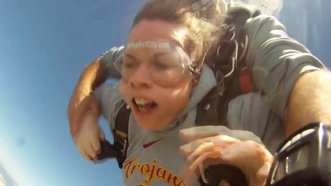 First time scared as shit skydiver!! Must see if you want to laugh!