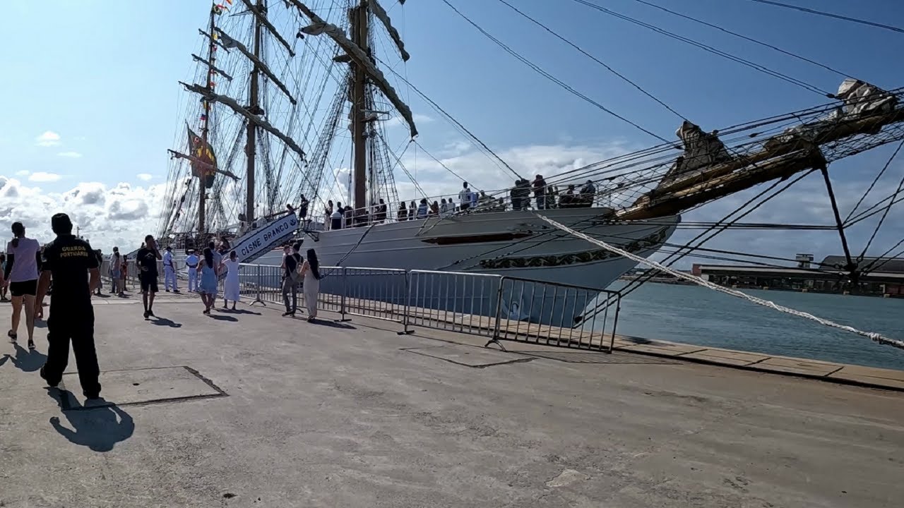 Porto de Maceio - Navio da Marinha