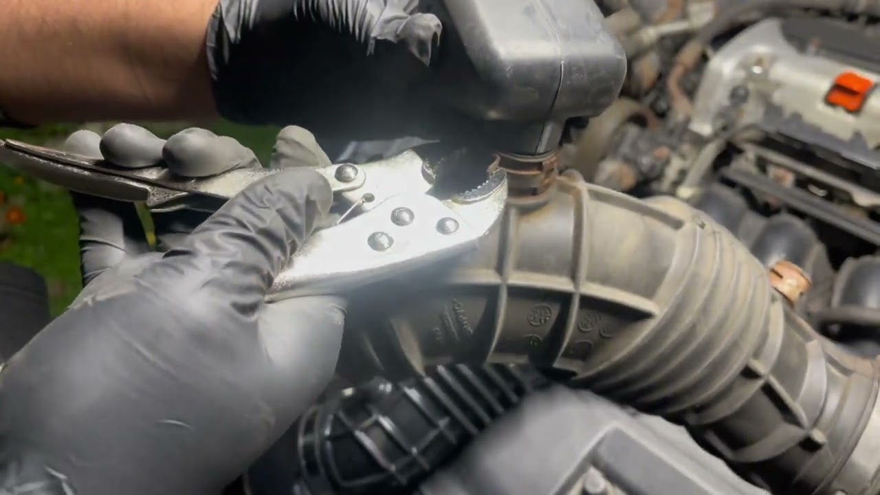 2010 Honda Accord | Air intake hose replacement