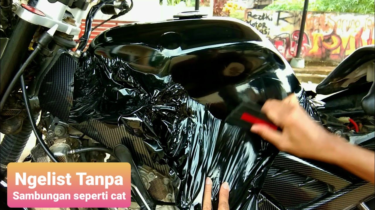 Pasang skotlet tanpa sambungan tengki motor YAMAHA VIXION OLD 2010 Wrapping hitam glossy oracal 651
