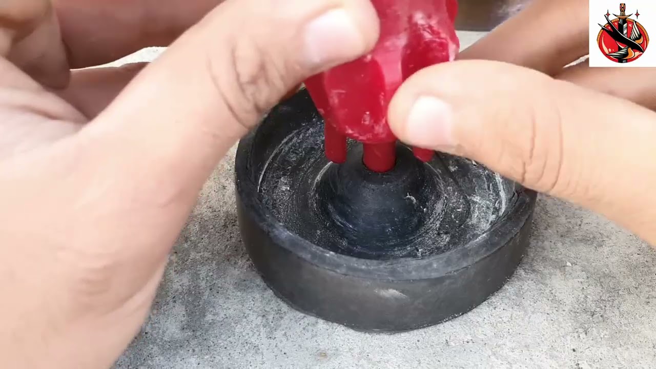 Forging a Battle-Ready Sword from Rusted Scrap Chain#woodworking #medievalblacksmith #forging #sword