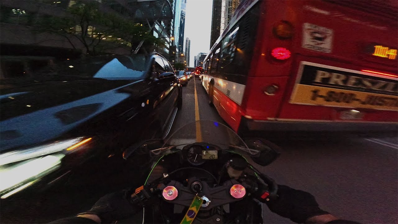 ZX6R VS DOWNTOWN TORONTO TRAFFIC