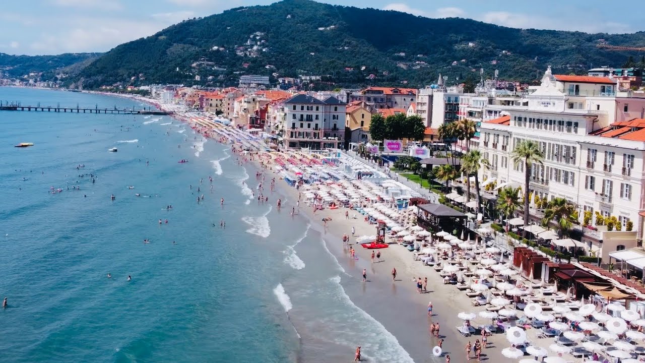 Walking on Alassio Beach, Liguria 🇮🇹 | Italy&rsquo;s Hidden Riviera Paradise