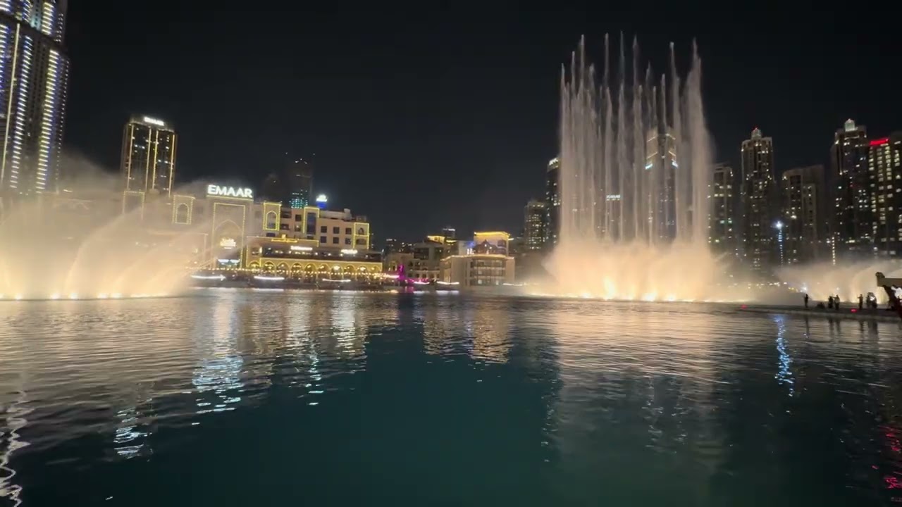 Dubai fountain show at Burj Khalifa