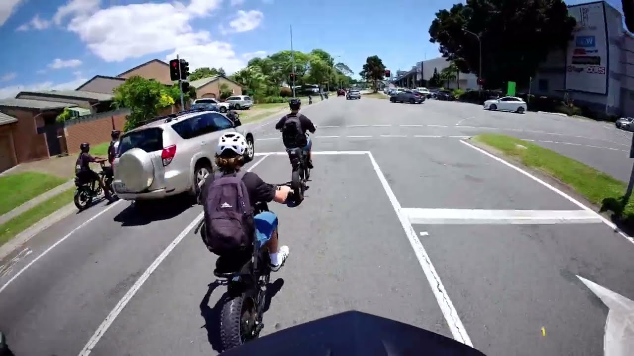 pizzy ride out number 2. ( moto cop! )