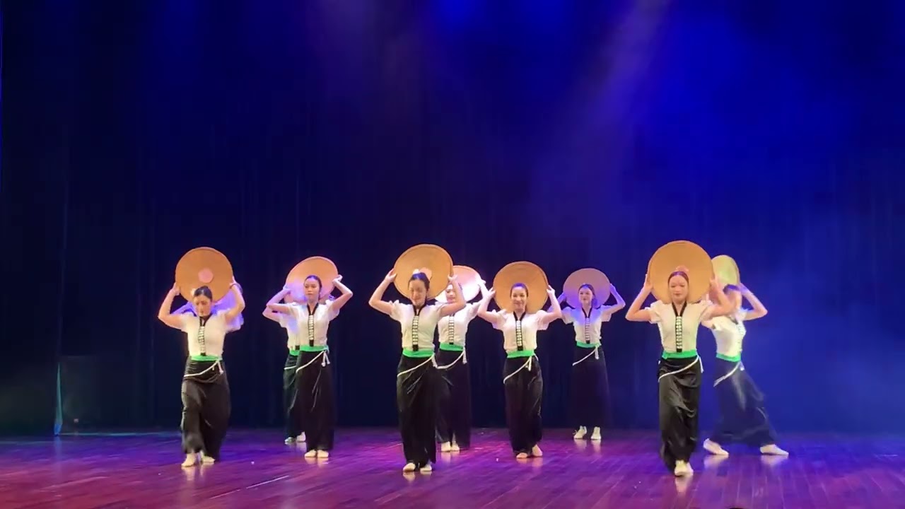 M&uacute;a d&acirc;n tộc Th&aacute;i - K38 SKĐA