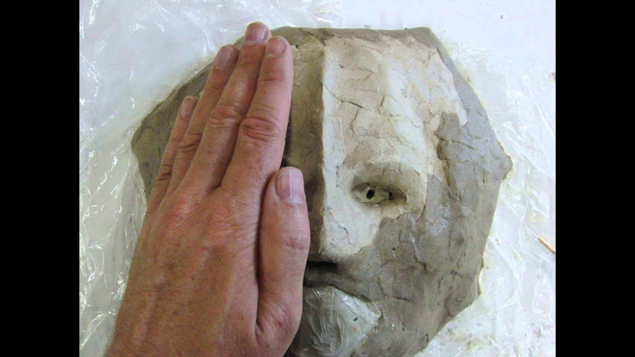 Bau einer Maske aus Larvenpapier