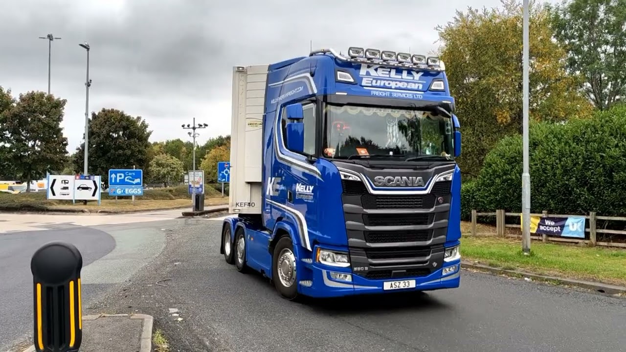 Truckspotting at lymm services 