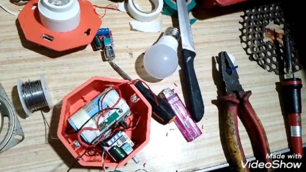 Diy emergency Light/12v lel bulb with power bank...using tp5100 and tp4056 with bost coverter part 1