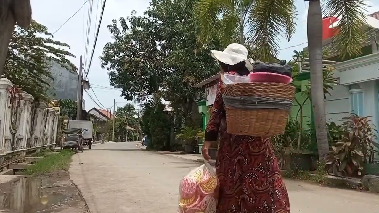 GADO GADO DIPINGGIR JALAN !!  SELALU BIKIN KANGEN 