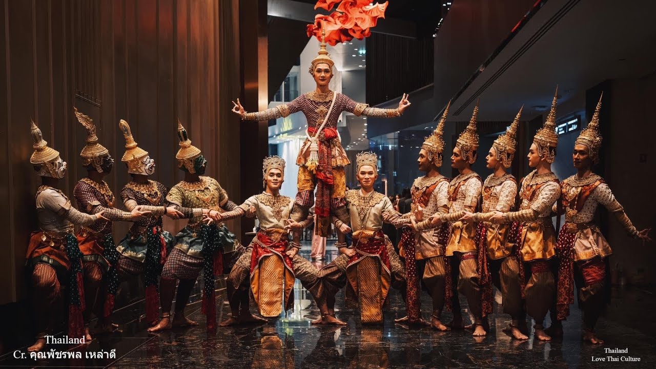 Amazing Thailand countdown 2024 ICONSIAM