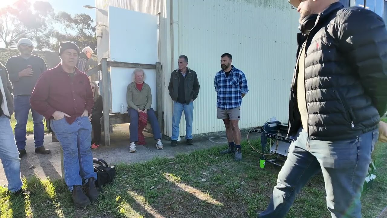 8:32 Muster Demonstration Lake Bolac