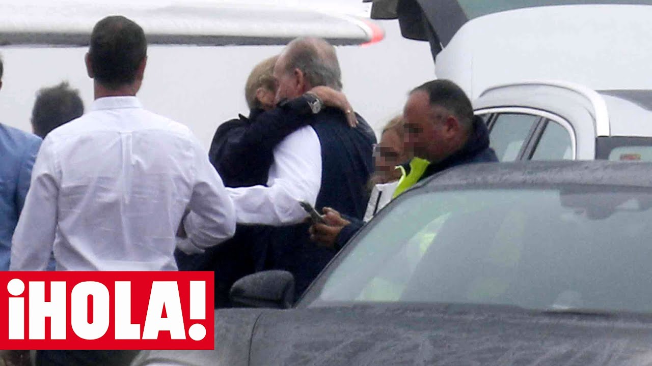 El cariñoso abrazo de la infanta Elena al rey Juan Carlos en su despedida de Galicia