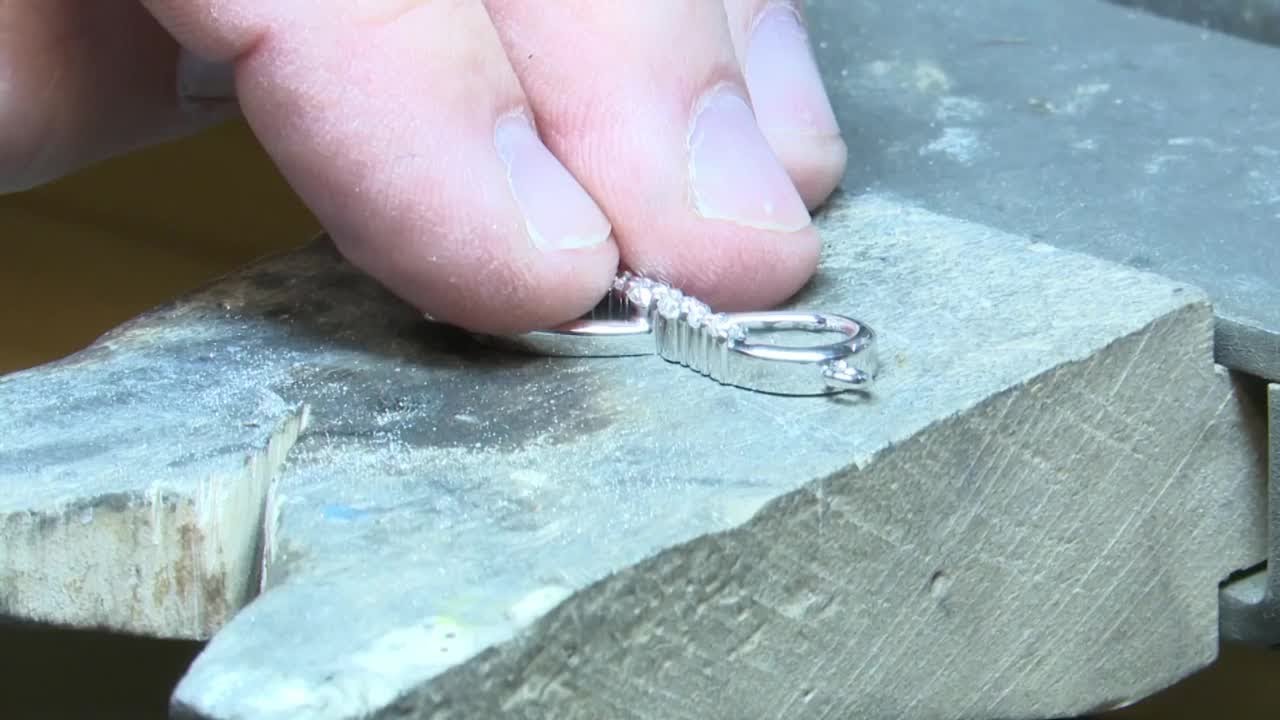 Billings master goldsmith 'rare gem' in shrinking profession