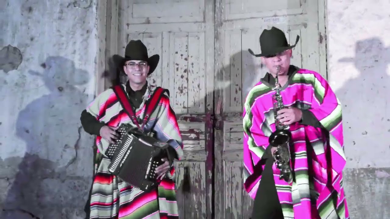 EL ZOPILOTE _ LOS GRANDES DE SAN LUIS VIDEO OFICIAL